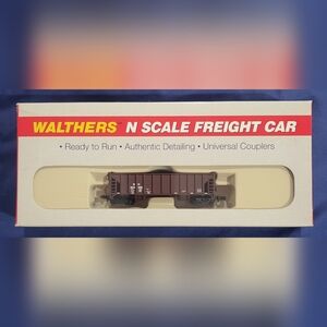 Walthers N Scale Burlington Northern Ballast Hopper